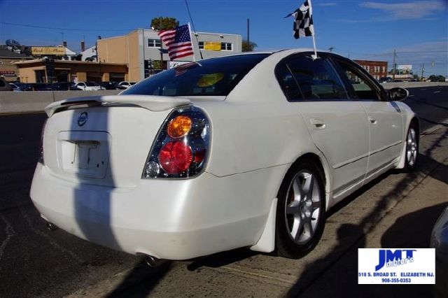 2004 Nissan Altima LE