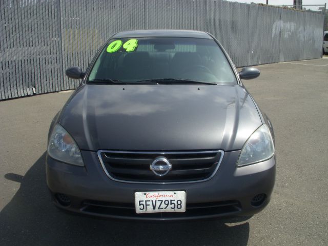 2004 Nissan Altima Pickupslt Quad Cab SWB 4WD 4x4 Truck