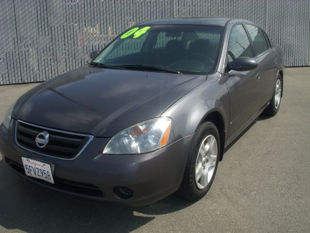 2004 Nissan Altima Pickupslt Quad Cab SWB 4WD 4x4 Truck