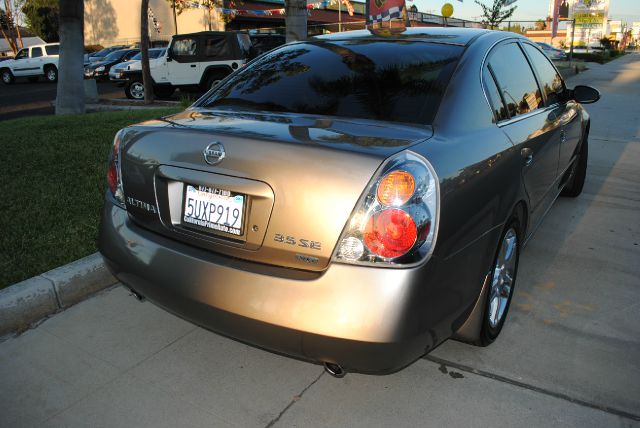 2004 Nissan Altima LE