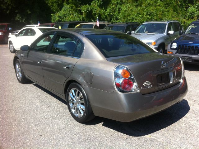 2004 Nissan Altima Pickupslt Quad Cab SWB 4WD 4x4 Truck