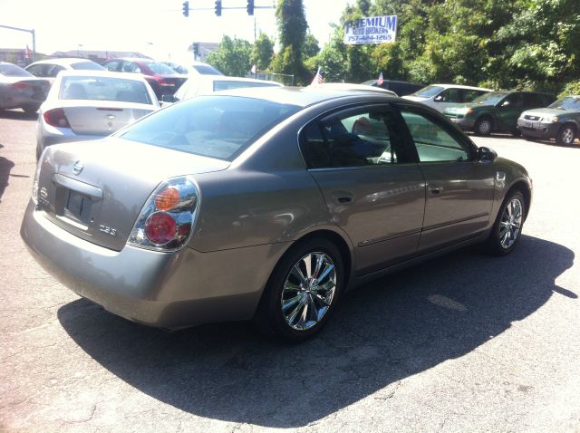 2004 Nissan Altima Pickupslt Quad Cab SWB 4WD 4x4 Truck