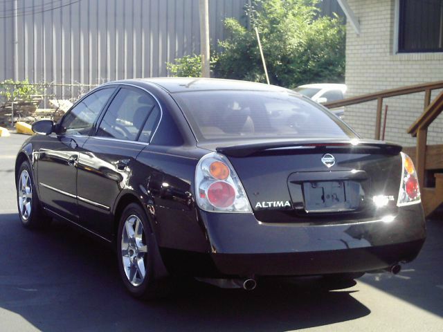 2004 Nissan Altima LE