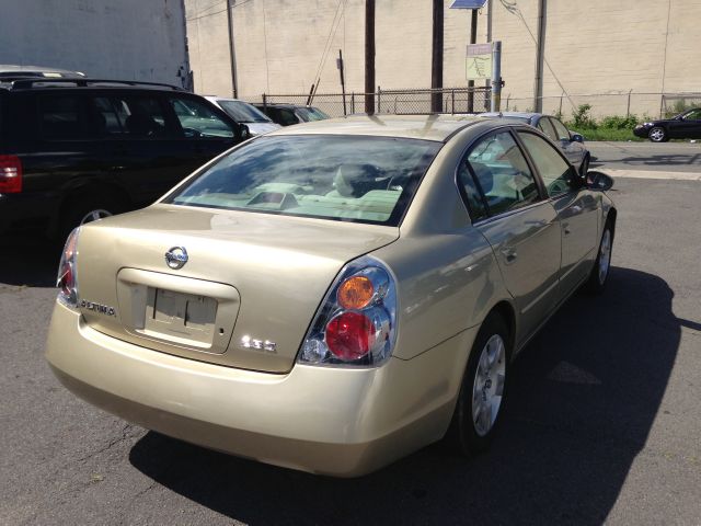 2004 Nissan Altima Sl500 W/navigation / Keyless GO Convertible