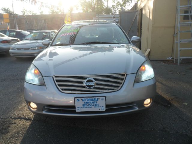 2004 Nissan Altima SLT Quad Cab 2WD