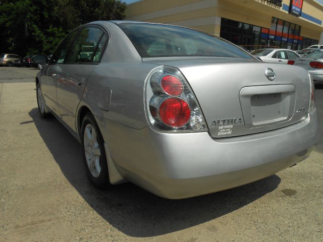 2005 Nissan Altima Pickupslt Quad Cab SWB 4WD 4x4 Truck