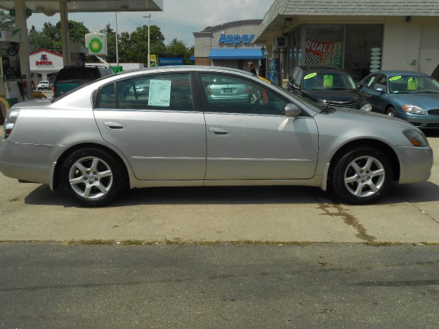 2005 Nissan Altima Pickupslt Quad Cab SWB 4WD 4x4 Truck