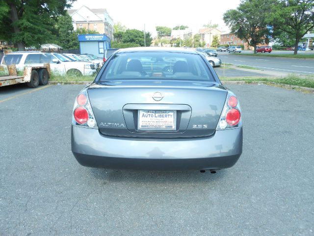 2005 Nissan Altima Pickupslt Quad Cab SWB 4WD 4x4 Truck