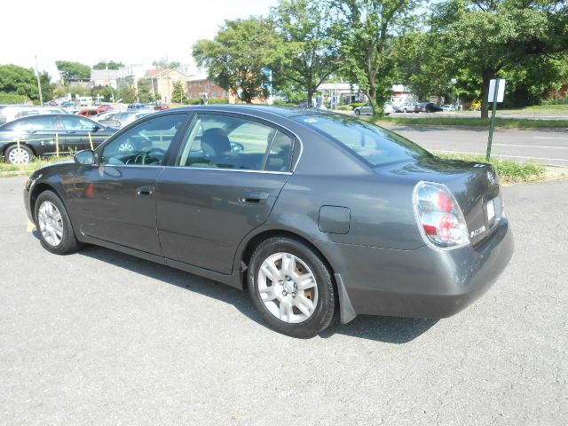 2005 Nissan Altima Pickupslt Quad Cab SWB 4WD 4x4 Truck