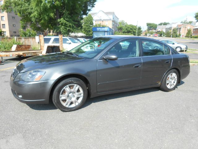 2005 Nissan Altima Pickupslt Quad Cab SWB 4WD 4x4 Truck