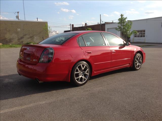 2005 Nissan Altima Crew Cab Standard Box 4-wheel Drive SLE