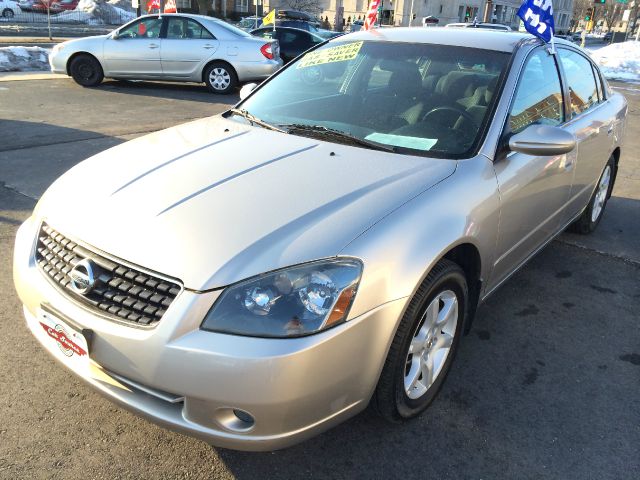 2005 Nissan Altima W/T 4WD