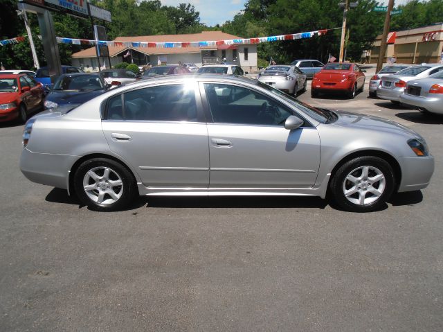 2005 Nissan Altima Pickupslt Quad Cab SWB 4WD 4x4 Truck