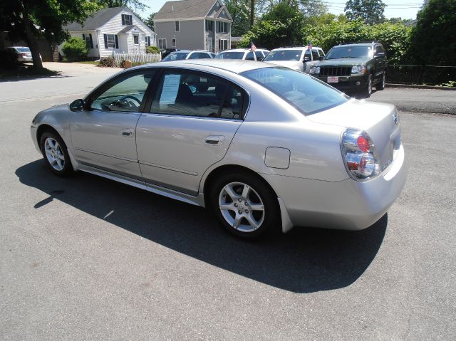 2005 Nissan Altima Pickupslt Quad Cab SWB 4WD 4x4 Truck