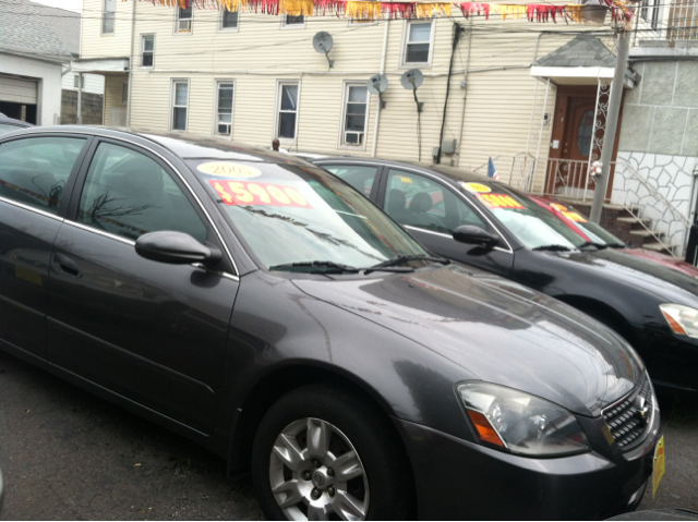 2005 Nissan Altima Pickupslt Quad Cab SWB 4WD 4x4 Truck