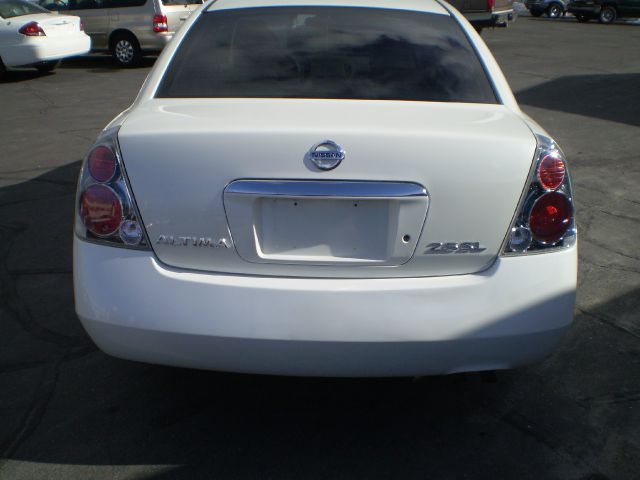 2005 Nissan Altima SLT Quad Cab 2WD