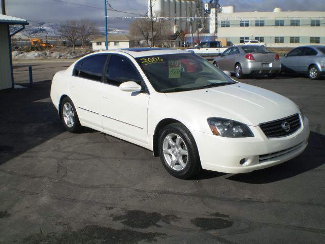 2005 Nissan Altima SLT Quad Cab 2WD