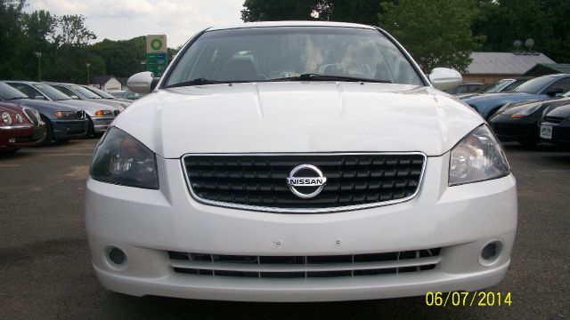 2005 Nissan Altima Pickupslt Quad Cab SWB 4WD 4x4 Truck