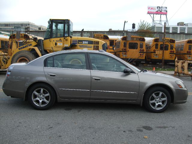 2005 Nissan Altima SLT Quad Cab 2WD