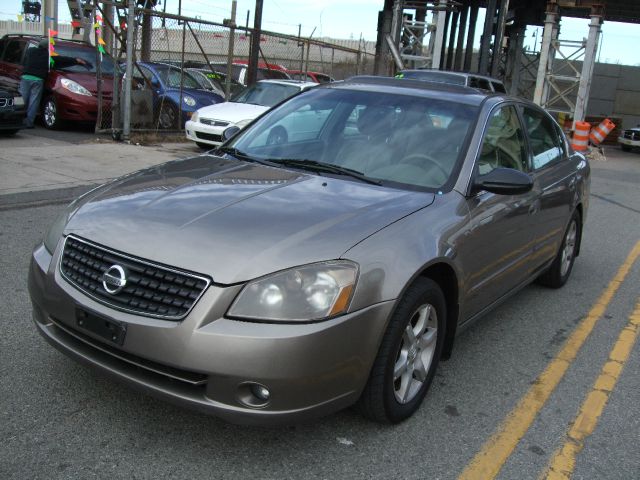 2005 Nissan Altima SLT Quad Cab 2WD