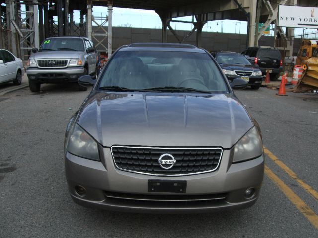 2005 Nissan Altima SLT Quad Cab 2WD