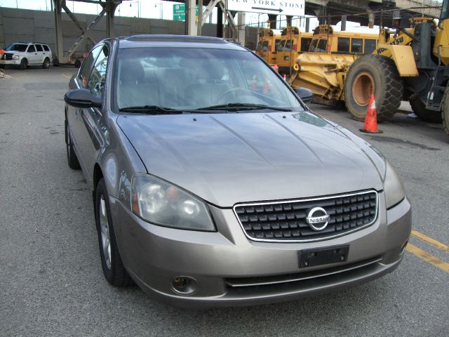 2005 Nissan Altima SLT Quad Cab 2WD