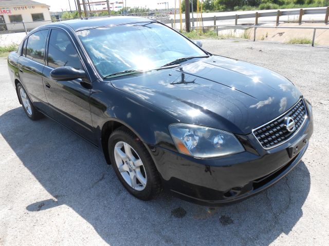 2005 Nissan Altima Pickupslt Quad Cab SWB 4WD 4x4 Truck