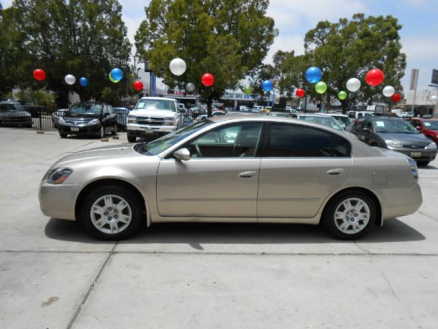 2005 Nissan Altima Pickupslt Quad Cab SWB 4WD 4x4 Truck