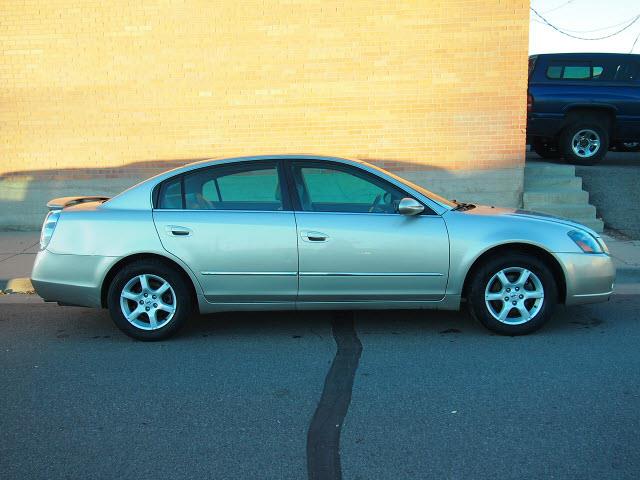 2005 Nissan Altima ST Pickup 4D 5 1/2 Ft