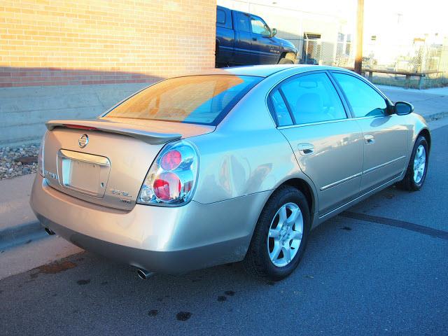 2005 Nissan Altima ST Pickup 4D 5 1/2 Ft