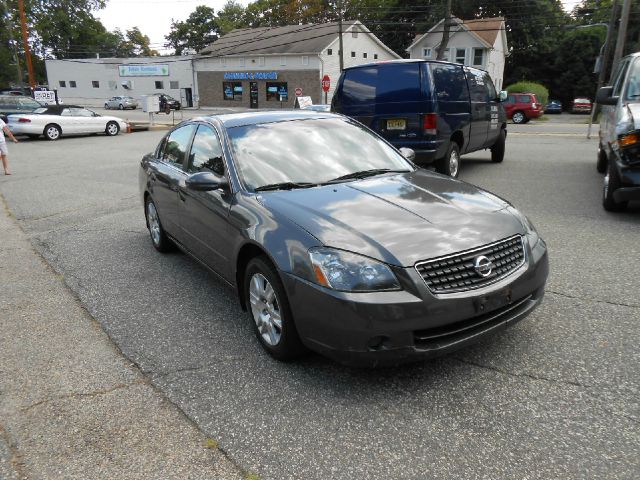 2005 Nissan Altima Pickupslt Quad Cab SWB 4WD 4x4 Truck