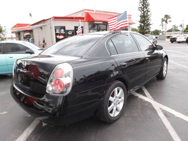 2005 Nissan Altima Pickupslt Quad Cab SWB 4WD 4x4 Truck