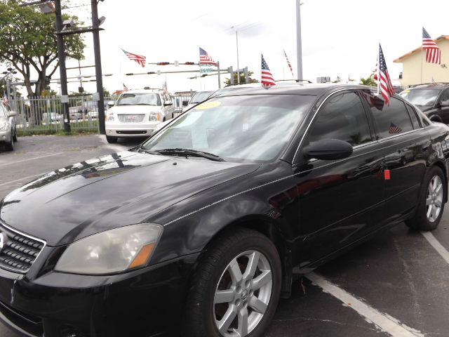 2005 Nissan Altima Pickupslt Quad Cab SWB 4WD 4x4 Truck