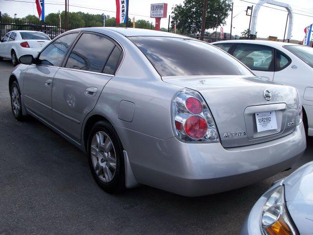 2005 Nissan Altima Base