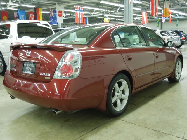 2005 Nissan Altima ST Pickup 4D 5 1/2 Ft