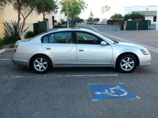 2005 Nissan Altima Pickupslt Quad Cab SWB 4WD 4x4 Truck