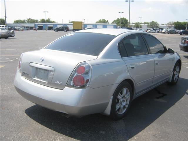 2005 Nissan Altima Ls,reg Cab,stepside