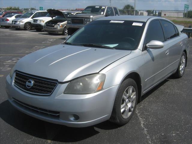 2005 Nissan Altima Ls,reg Cab,stepside