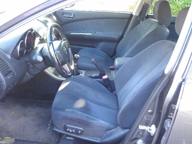 2005 Nissan Altima LE