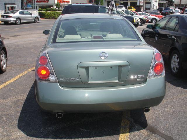 2005 Nissan Altima ST Pickup 4D 5 1/2 Ft