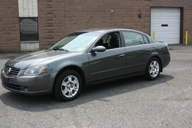 2005 Nissan Altima Pickupslt Quad Cab SWB 4WD 4x4 Truck