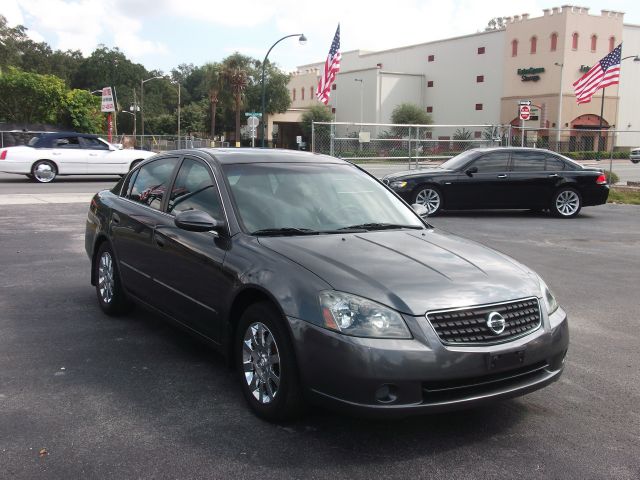 2005 Nissan Altima SLT Quad Cab 2WD