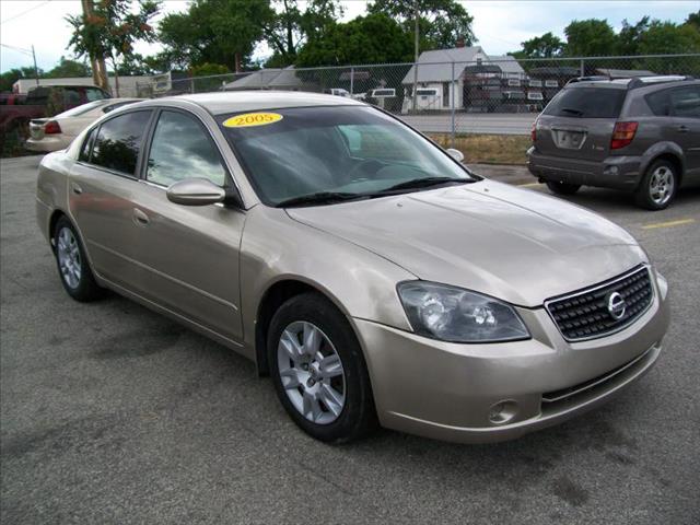 2005 Nissan Altima Ext Cab-no Bed