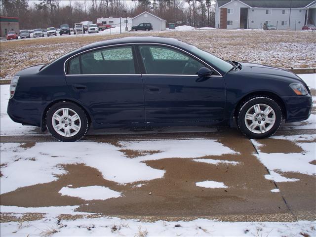 2005 Nissan Altima Extended-short-lt-z71-4wd-1 Owner