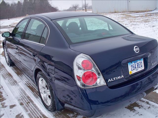 2005 Nissan Altima Extended-short-lt-z71-4wd-1 Owner