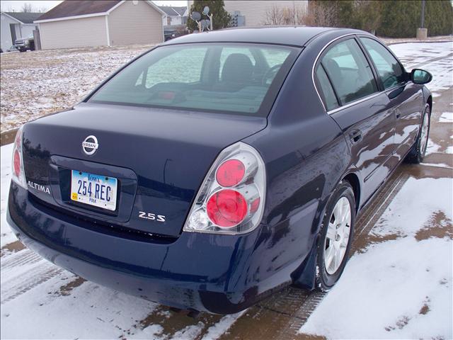 2005 Nissan Altima Extended-short-lt-z71-4wd-1 Owner