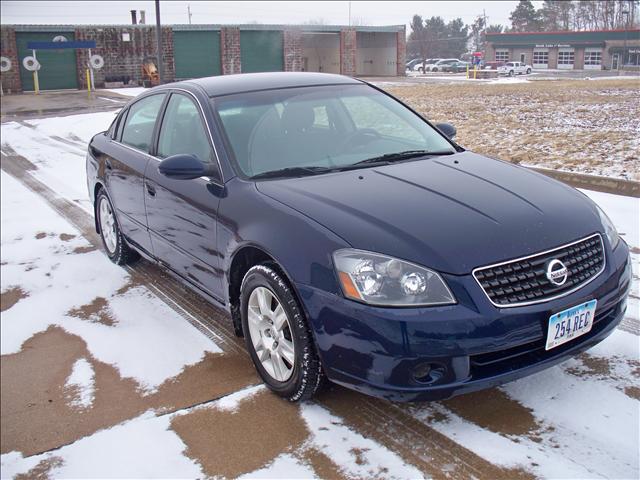 2005 Nissan Altima Extended-short-lt-z71-4wd-1 Owner