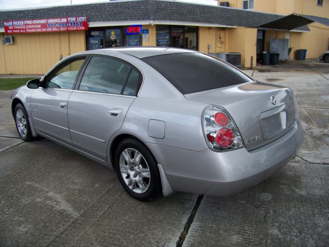 2005 Nissan Altima Pickupslt Quad Cab SWB 4WD 4x4 Truck