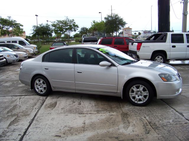 2005 Nissan Altima Pickupslt Quad Cab SWB 4WD 4x4 Truck