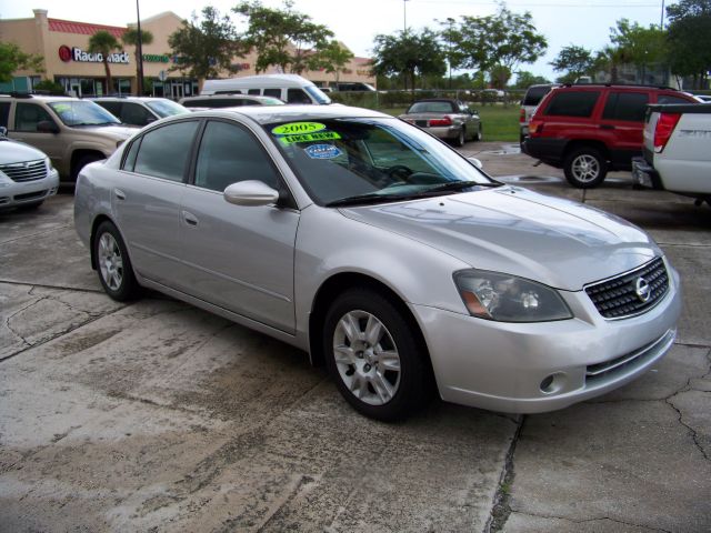 2005 Nissan Altima Pickupslt Quad Cab SWB 4WD 4x4 Truck